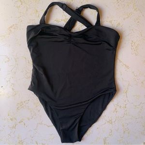 👉NOVEL SWIM Fullpiece Black Swimsuit - Large